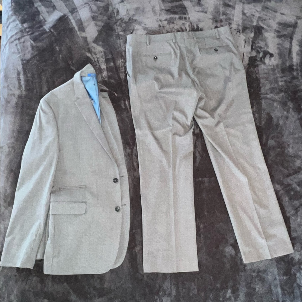 Men's Gray Suit - Jacket 42R and Pants 36x30 SLIM FIT - Picture 14 of 16